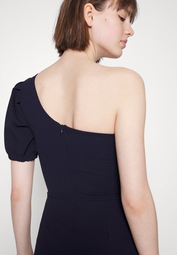 WAL G TALL HELVIA ONE SLEEVE V NECK