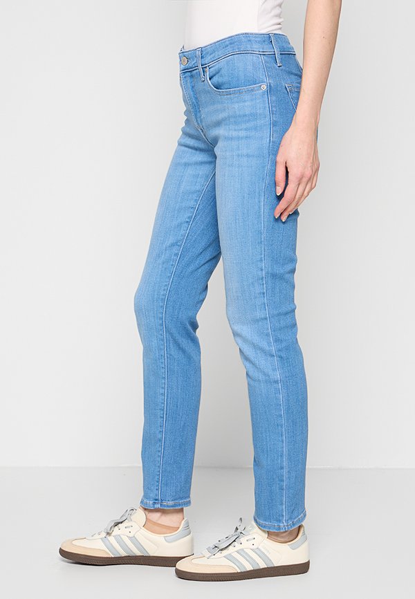 Levi's® 712® SLIM WELT POCKET