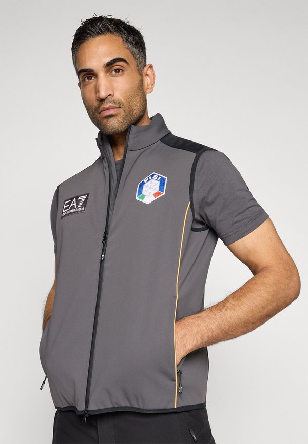 EA7 Emporio Armani