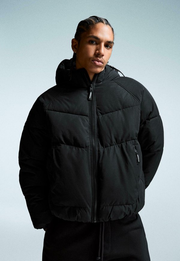 Bershka WITH HOOD - PUFFER - Winter jacket - black