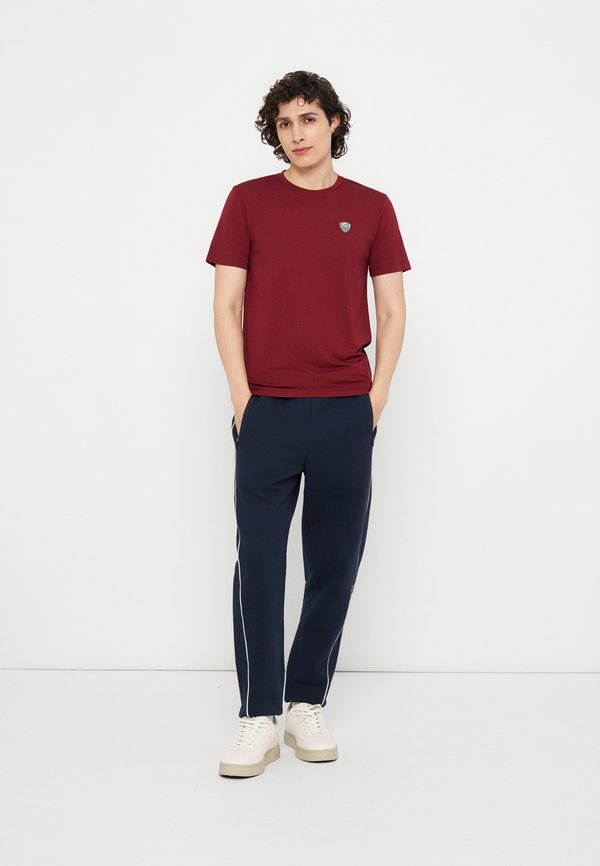 EA7 Emporio Armani