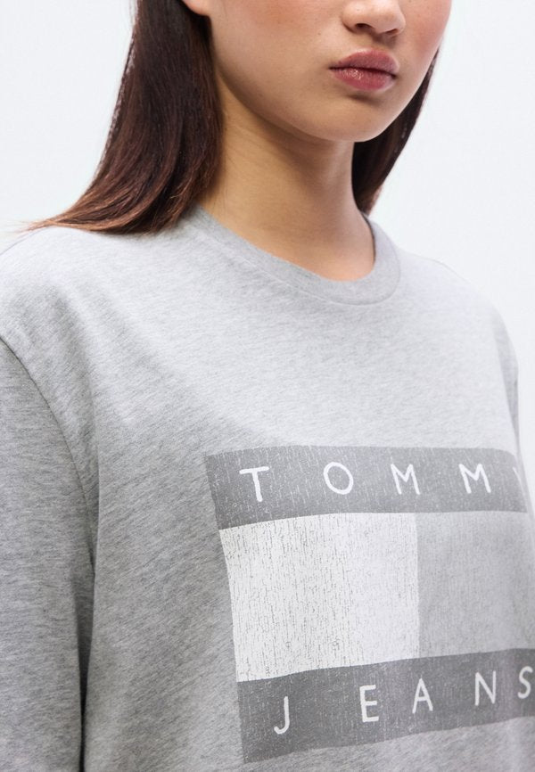 Tommy Jeans 90S TONAL FLAG BADGE T-SHIRT