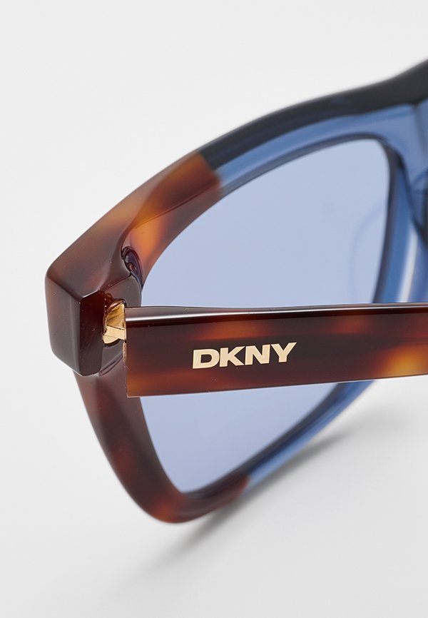 DKNY