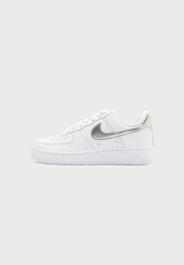Nike Sportswear AIR FORCE STREET - Trainers - white/metallic silver