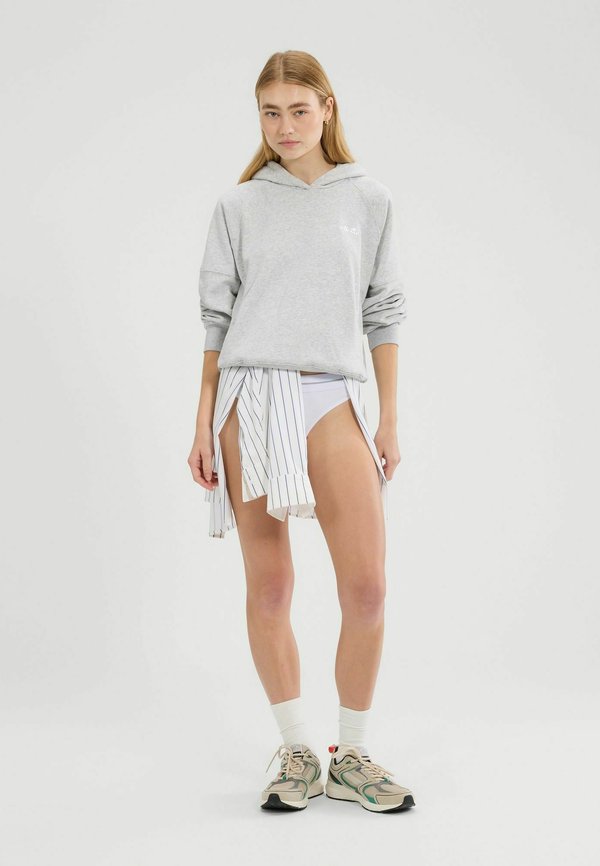 Ellesse LISCIA OVER HEAD HOODIE..