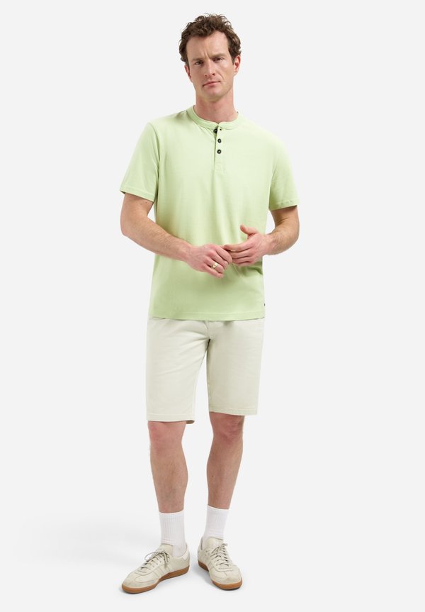 NO EXCESS WITH BUTTON CLOSURE