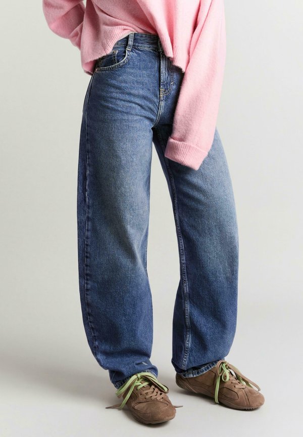 Bershka BARREL JEANS - Wide Leg - dark blue