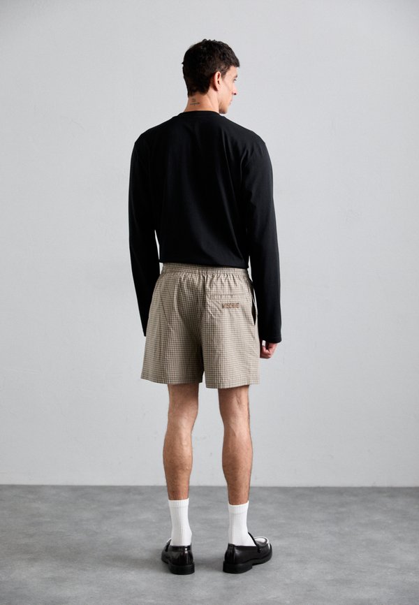 MOSCHINO EMBROIDERED GOOSE