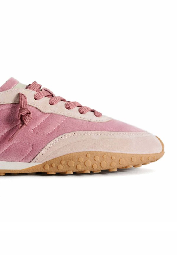 HOFF FINCH SNEAKERS