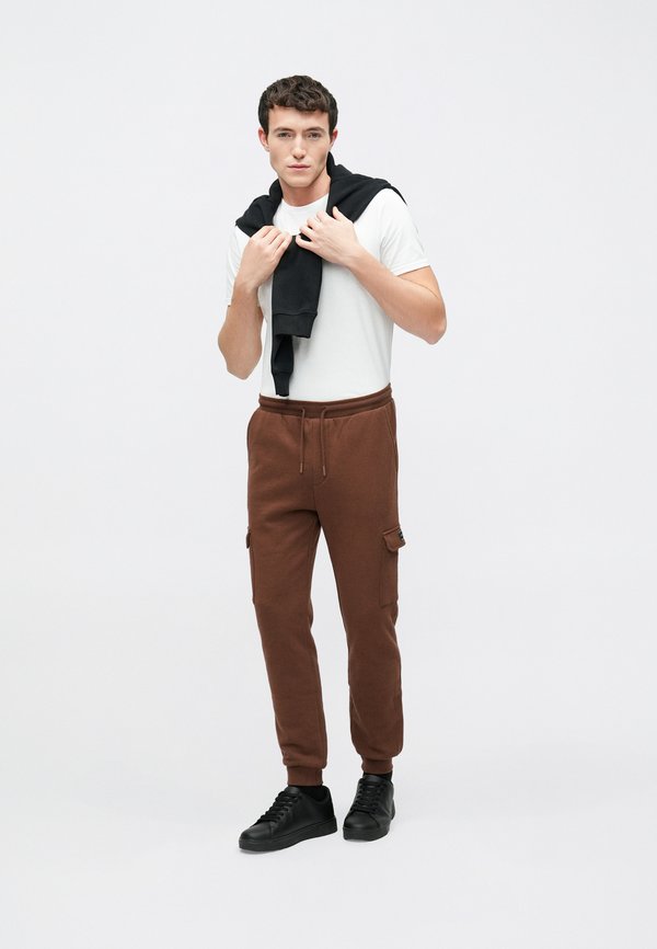Pier One by Zalando