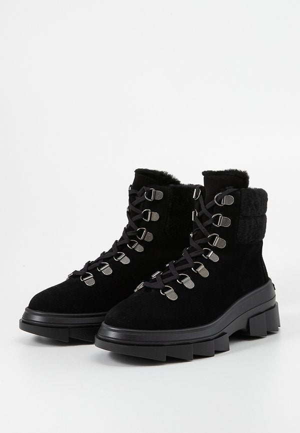 Stuart Weitzman NOHO