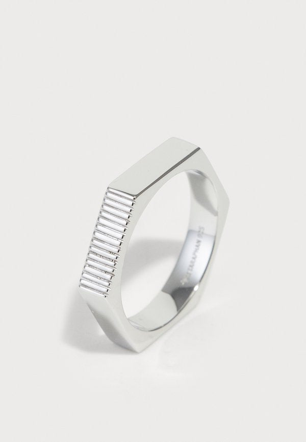 PATTARAPHAN LINEAR TEXTURED SLIM CHATA BAND UNISEX