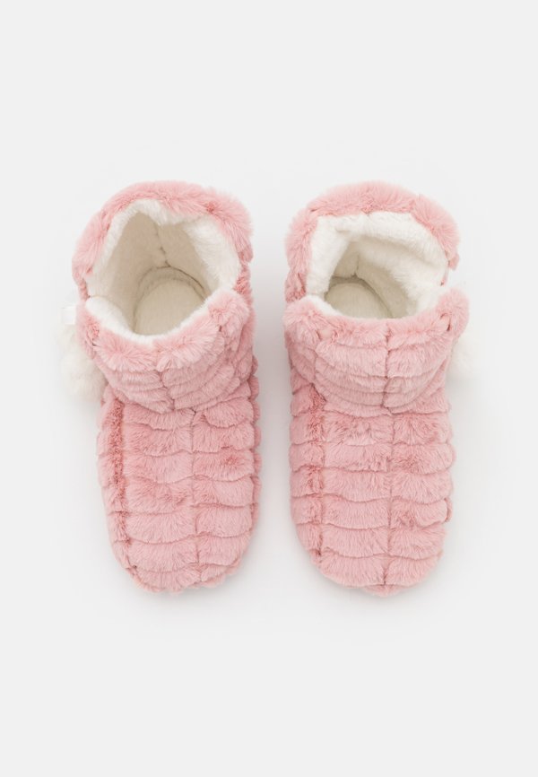 Loungeable EMBOSSED SLIPPER BOOT