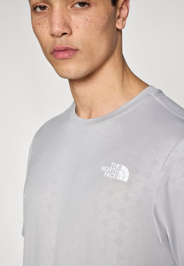The North Face 24/7 PENTADOME EMBOSSED SHORT SLEEVE