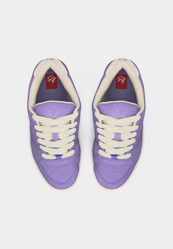 és ACCEL UNISEX