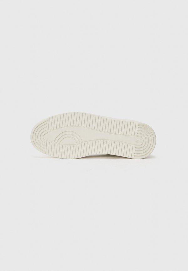 Filling Pieces MONDO SQUASH