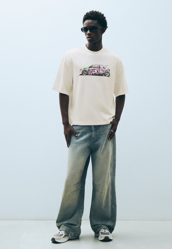 Bershka GRAFITTI BOXY - TSHIRT - Print T-shirt - white