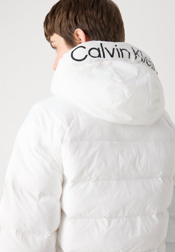 Calvin Klein Jeans LIGHTWEIGHT LOGO PUFFER