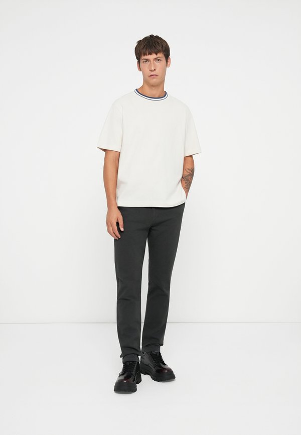 DOCKERS ULTIMATE SLIM
