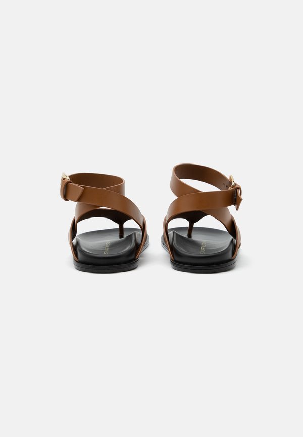 Stuart Weitzman MARYKATE
