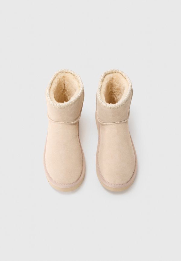 Pier One by Zalando
