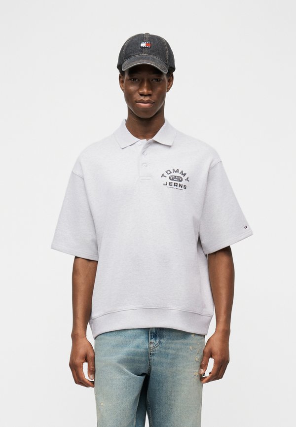 Tommy Jeans REGULAR FIT LOGO TERRY POLO SHIRT