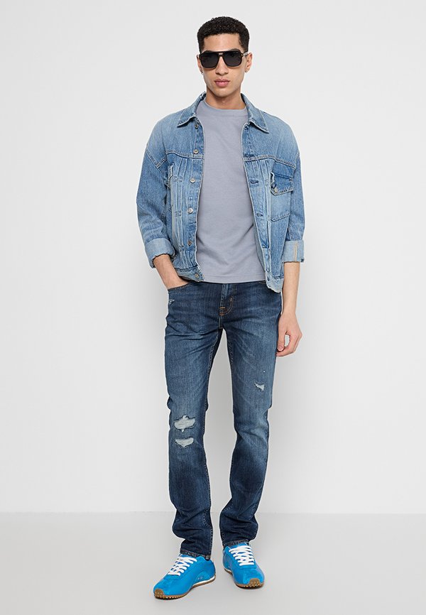 7 for all mankind