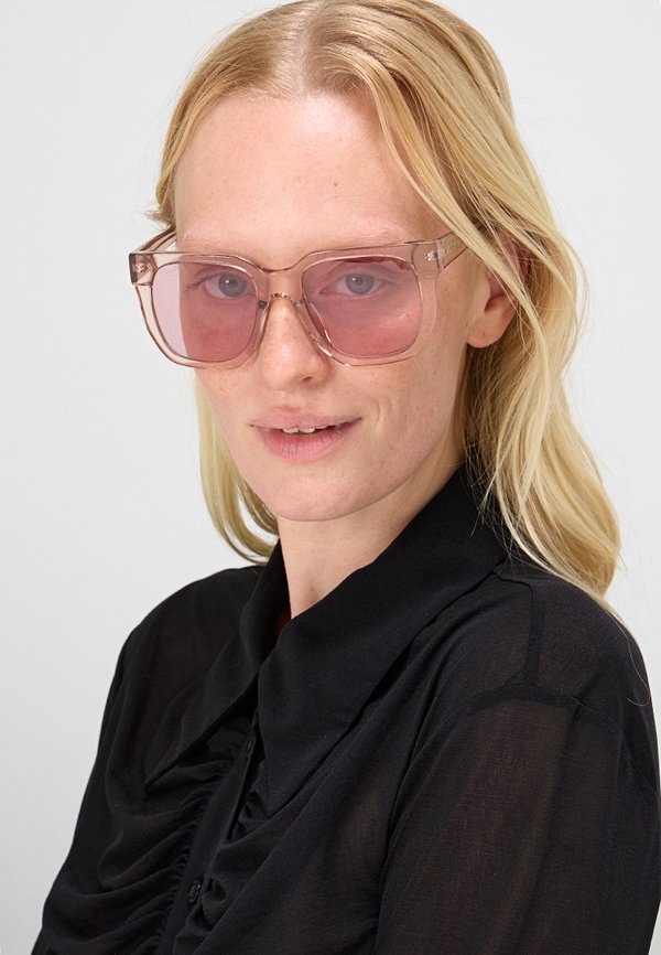 DKNY