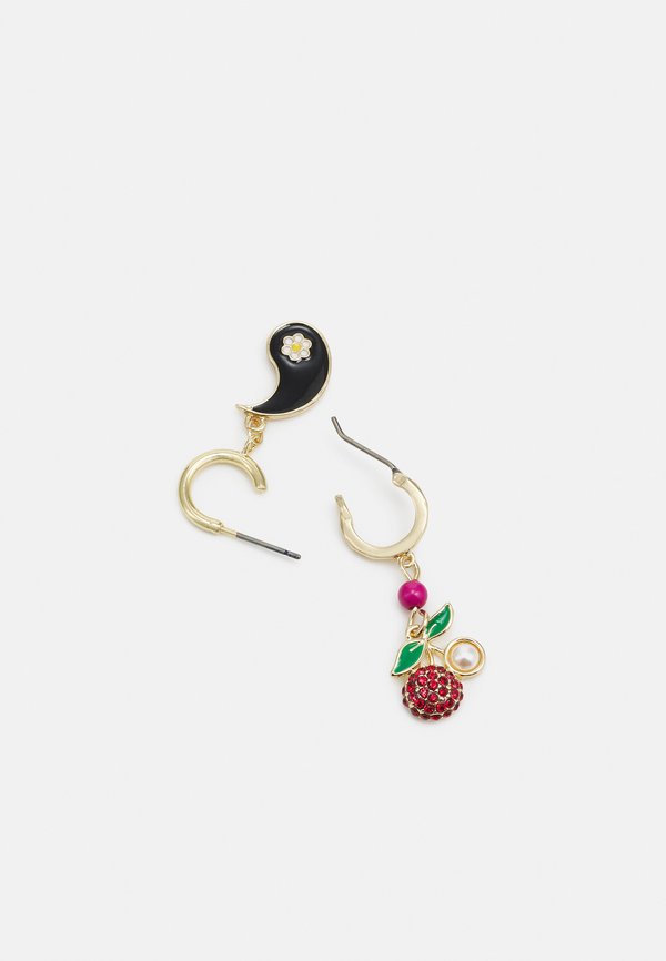 Pieces PCRYLE EARRINGS 4 PACK