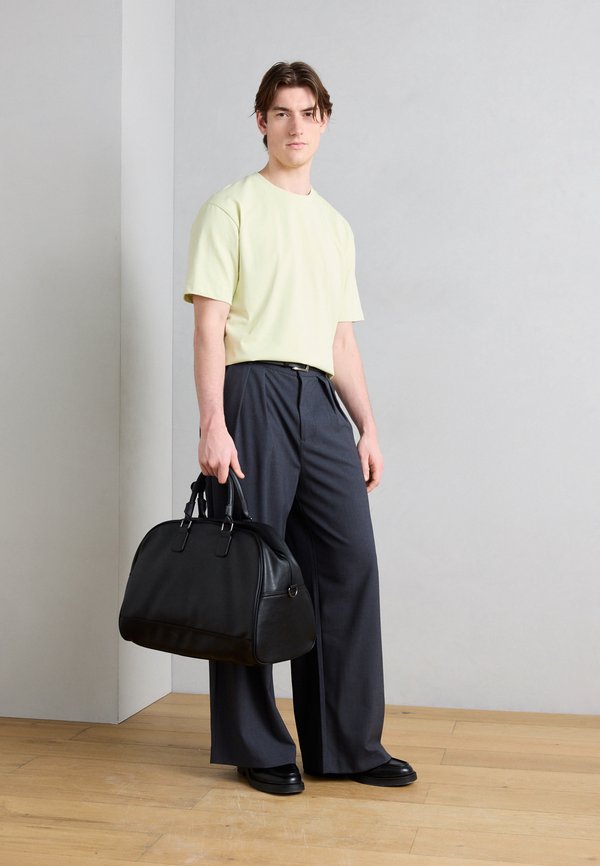 Lindbergh O-NECK TEE OVERSIZE S/S