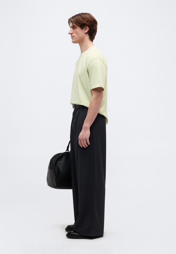 Lindbergh O-NECK TEE OVERSIZE S/S