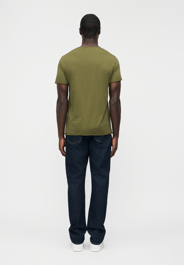 Filippa K ROLL NECK TEE