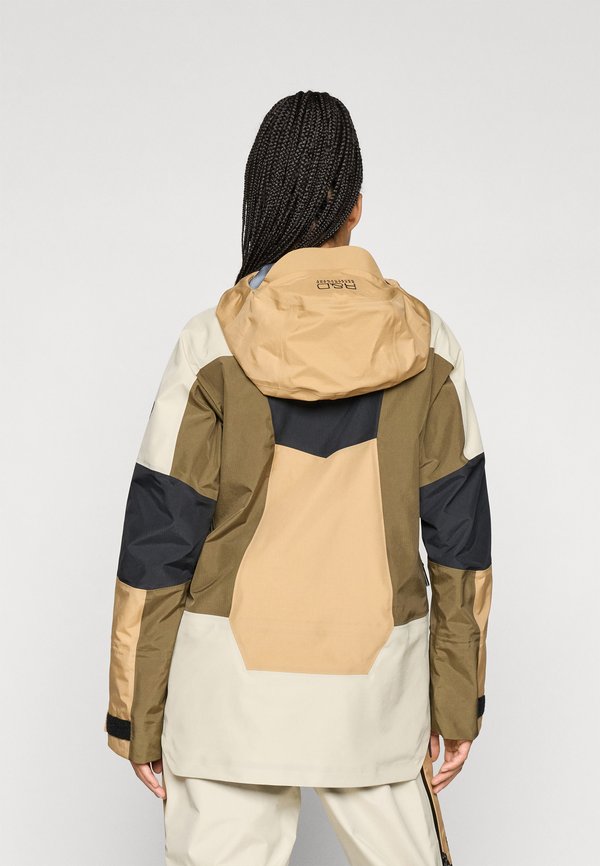 Peak Performance VERTICAL GORE-TEX PRO 3L JACKET