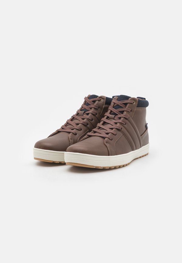 Pier One by Zalando