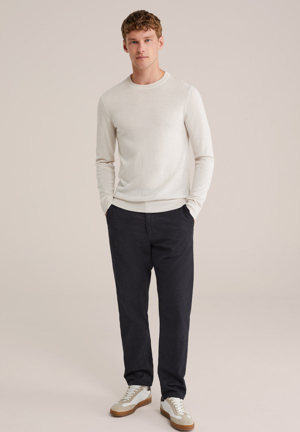 WE Fashion SLIM FIT
