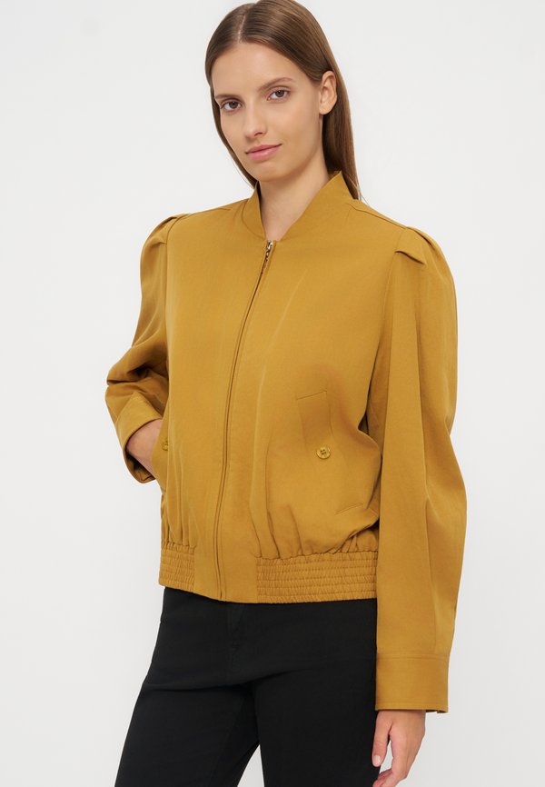 TWINSET