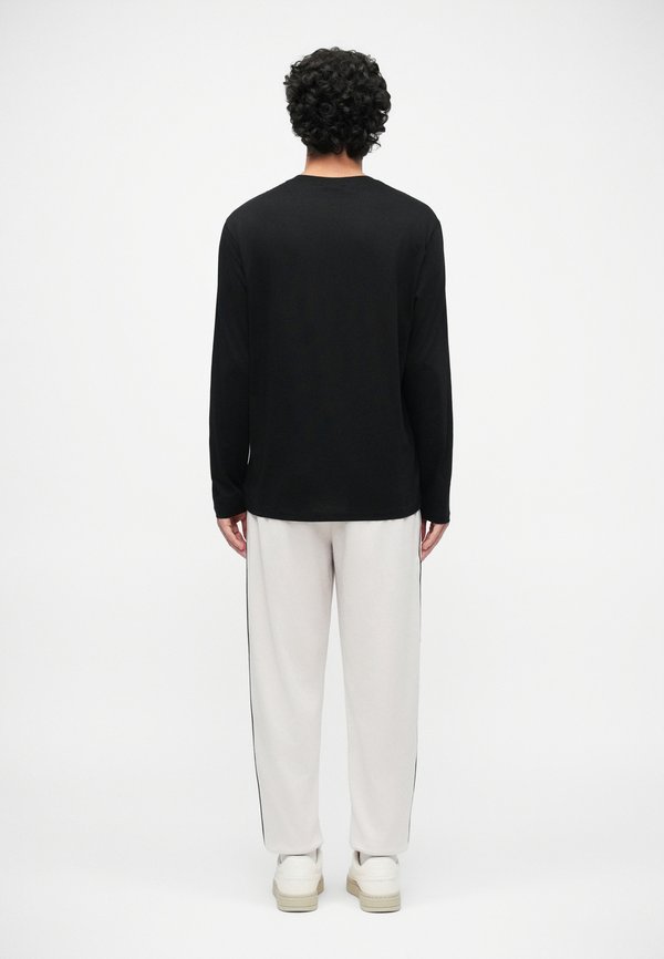Armani Exchange UNISEX