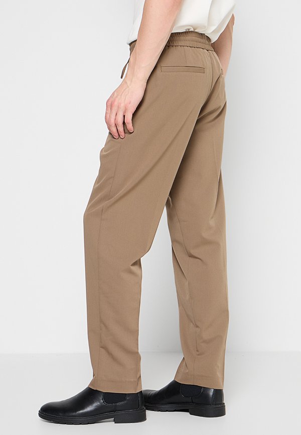 Lindbergh RELAXED FIT