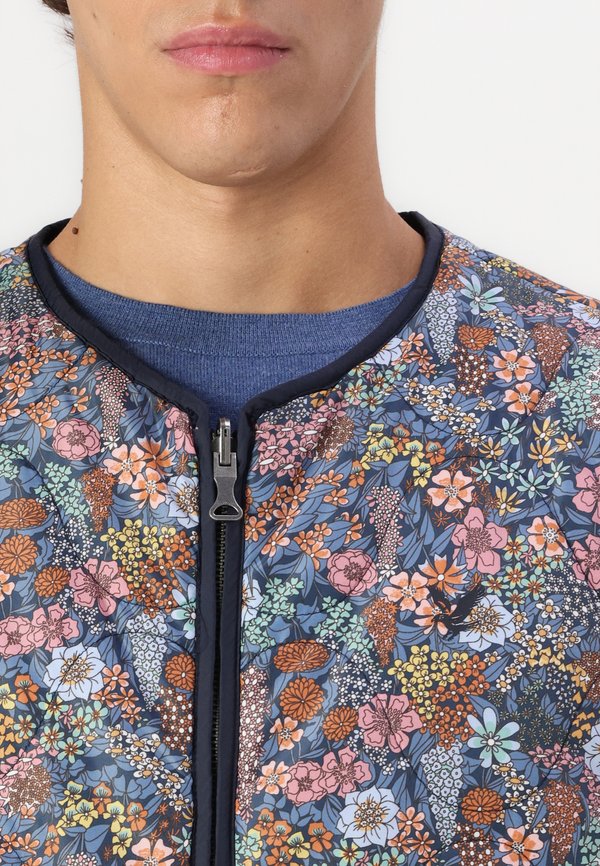 Lyle & Scott REVERSIBLE GILET MADE WITH LIBERTY