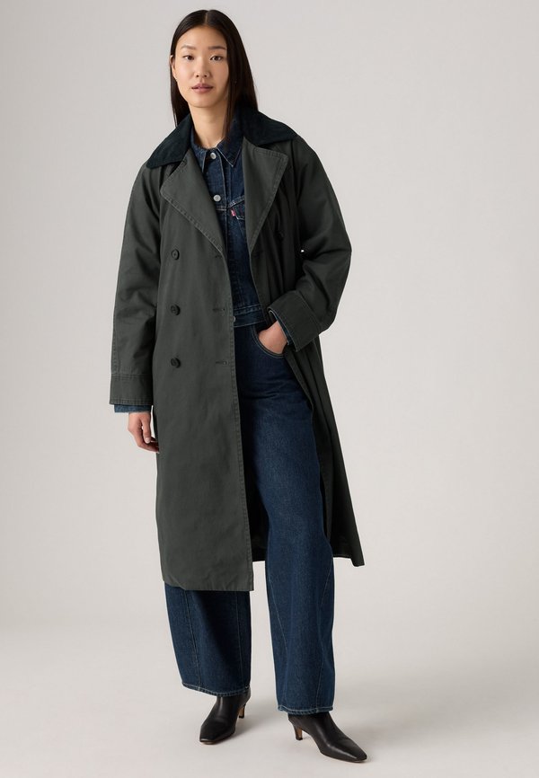 Levi's® BREE BARN