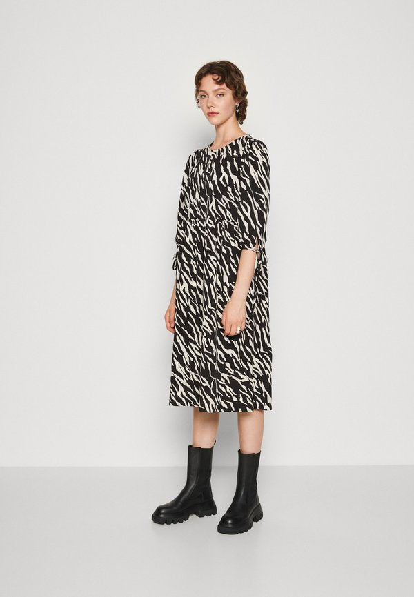 Pieces PCMEGAN 3/4 MIDI DRESS