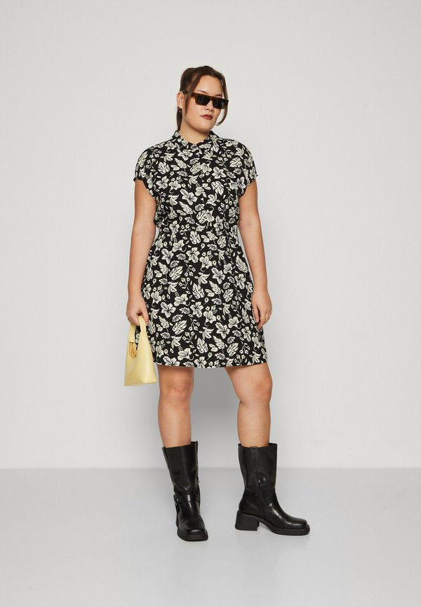 Vero Moda Curve VMNEWHALLIE SHORT DRESS
