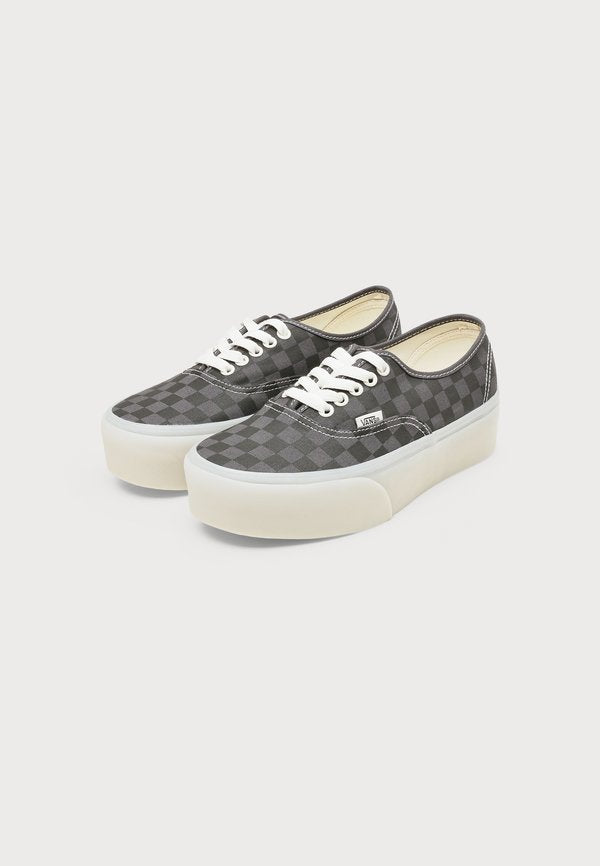 Vans AUTHENTIC STACKFORM
