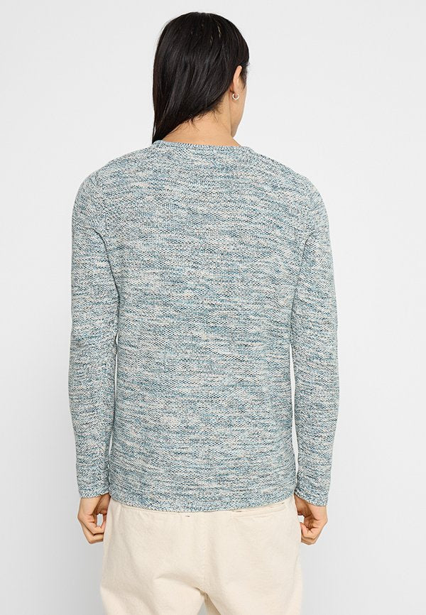 REVOLUTION REGULAR FIT