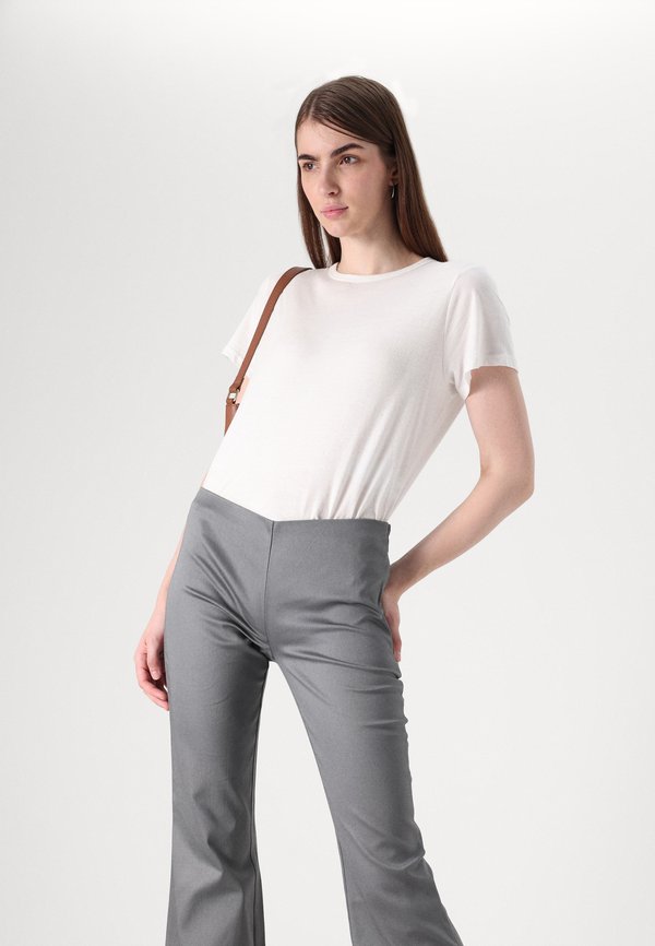 Even&Odd Tall by Zalando LOW WAIST FLARED TROUSERS