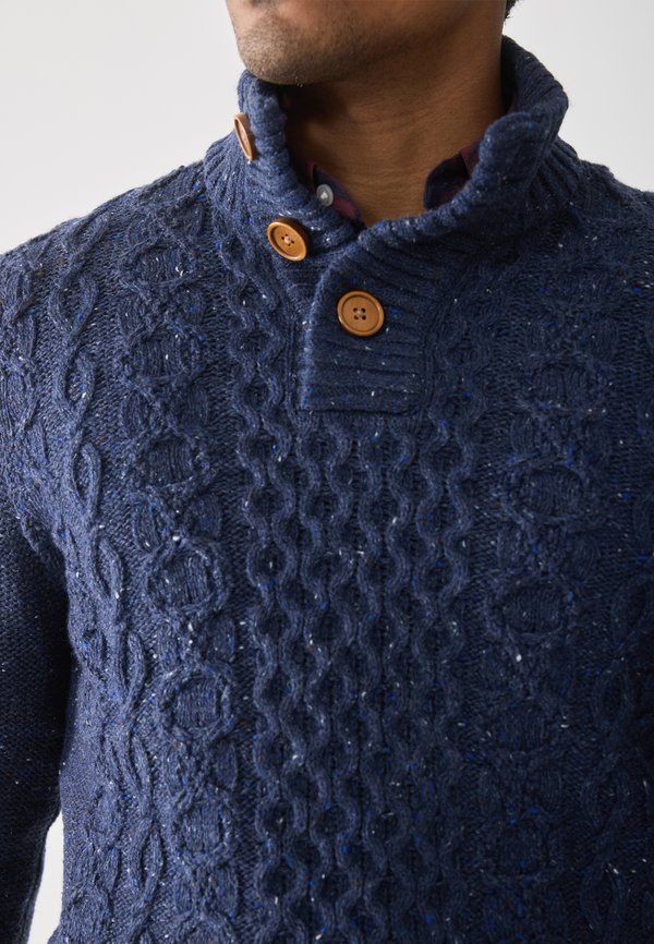 Pier One by Zalando