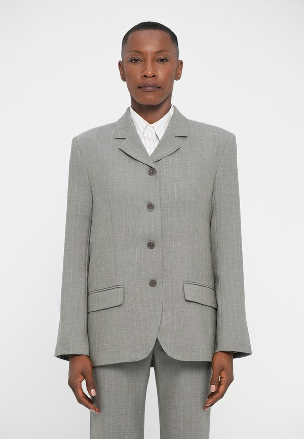 REMAIN BOXY OVERSIZED