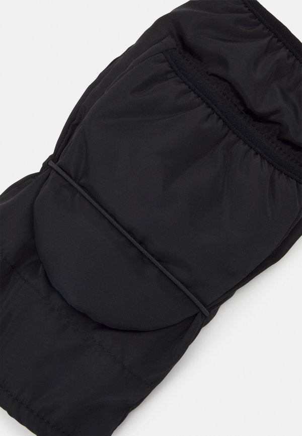 Pier One by Zalando