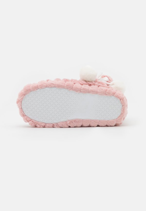 Loungeable EMBOSSED SLIPPER BOOT