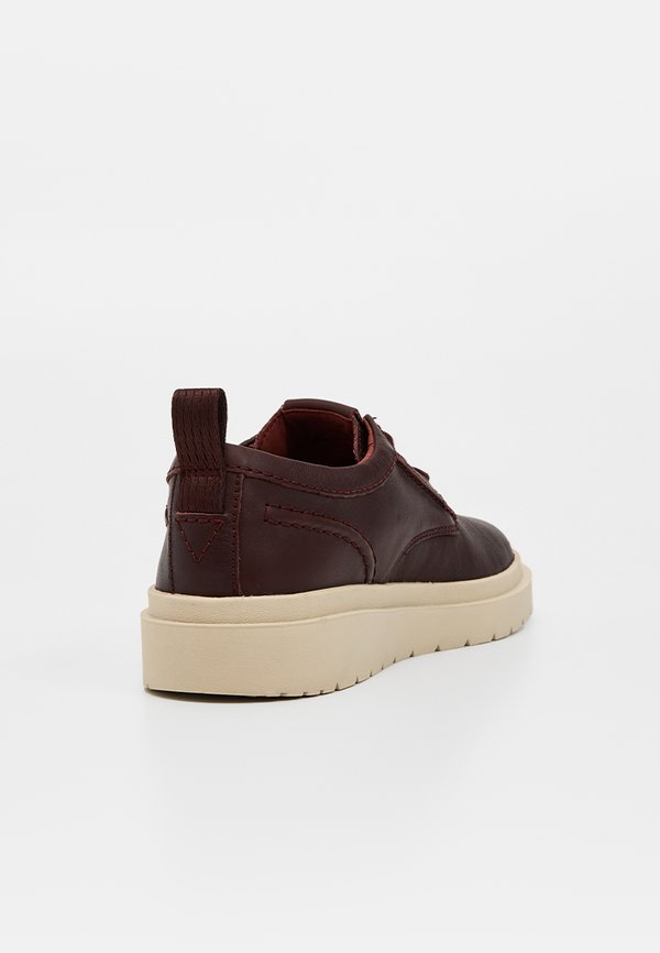 Clarks POLDEN